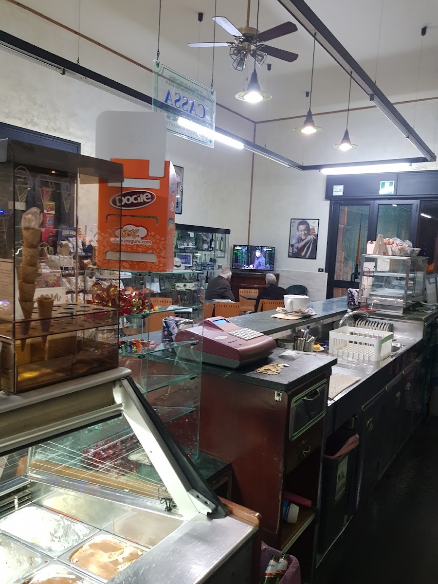 Madeleine Cafe' Photos 2